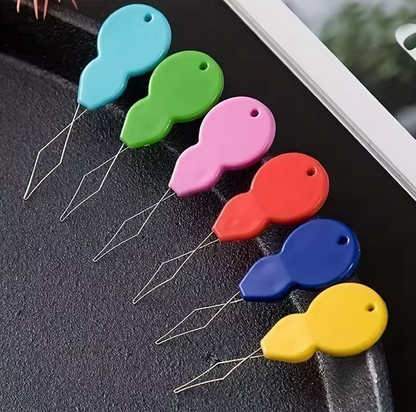 لضامة بلاستيك Needle Threaders