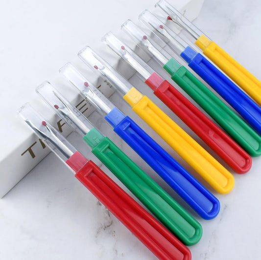 فتاقة يد بلاستيك (Seam Ripper)