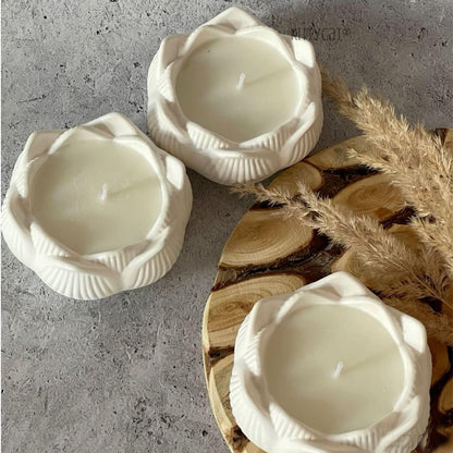 شمعة معطرة شكل زهرة اللوتوس Lotus Scented Candle