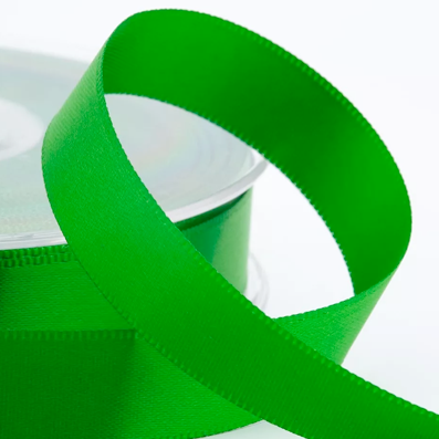 green -. اخضر / يارد  100 yards