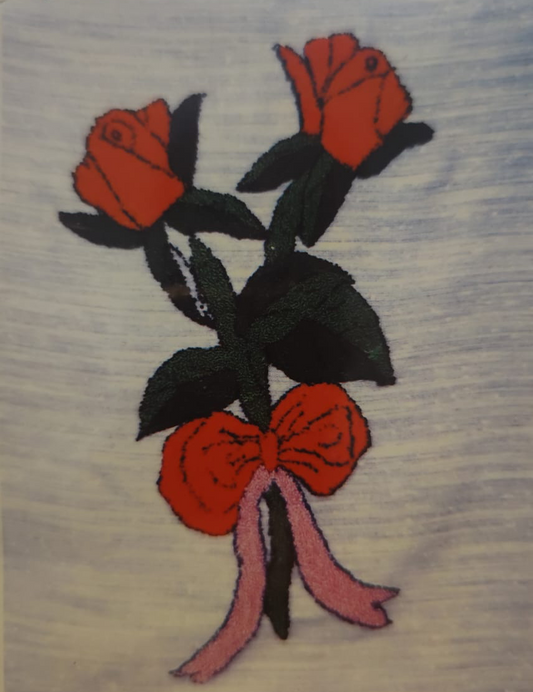 ايتامين مرسوم وردة جوري ببيونه