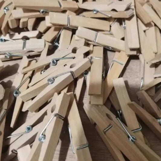 ملاقط خشبية